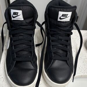 Nike Men's Black and White High-Top Sneakers